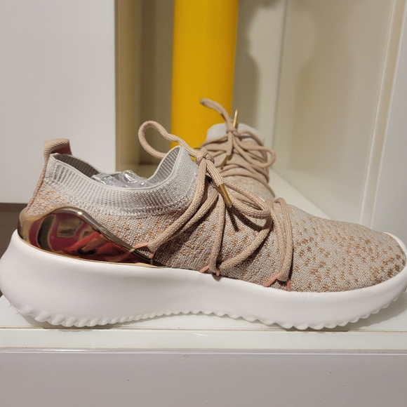 Ladies ADIDAS CLOUDFOAM Size 8.5 Rose Gold - Picture 4 of 8